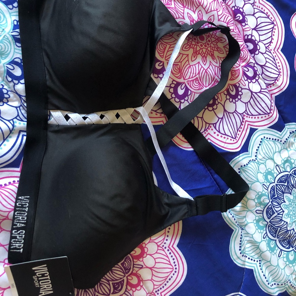 Victoria secret sport bra 36d NWT